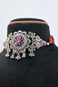 Collar de Plata Oxidada Hecho a Mano con Diseño Floral de Lujo, Estilo Choker, para Festivales, Bodas, Inspiración Tradicional India - Product Image 2