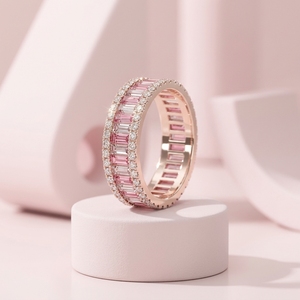 Anillo de Diamantes de Boda de Alta Gama, Multihilera, Rosa y Blanco, con Corte Baguette y Redondo Alternativo, de RAAMAA - Product Image 2