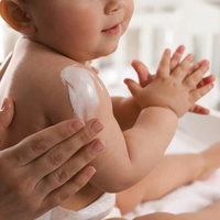 Lotion hydratante médicamenteuse pour bébé, best-seller au Japon en 2023, 50 g, ingrédients principaux : acide hyaluronique, glycérine, raffermissante, nourrissante pour la peau