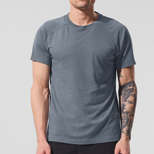 T-shirt décontracté pour homme en coton épais, coupe oversize, personnalisable avec logo, manches courtes, modèle vierge - Product Image 1