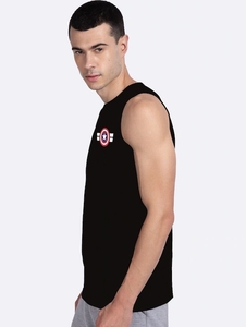 เสื้อกล้ามสีดำสำหรับผู้ชาย พิมพ์ลายโลโก้ด้านหน้า คอกลม ผ้าฝ้าย ระบายอากาศได้ดี เหมาะสำหรับออกกำลังกาย - Product Image 3