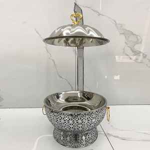 Plat de service en métal luxueux, un best-seller, pour une expérience de buffet raffinée qui impressionne instantanément les invités. - Product Image 6