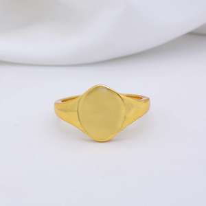 Anillo Minimalista de Latón con Baño de Oro de 18k, Anillo Ovalado Liso para el Dedo Anular, Anillo al por Mayor para Hombre - Product Image 2