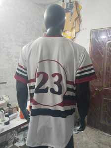 Maillot de baseball sur mesure OEM, qualité supérieure, vêtements de sport réguliers avec logo d'équipe personnalisé par sublimation, en tissu jersey doux. - Product Image 6