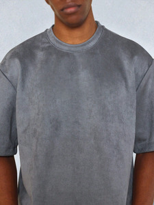 เสื้อยืดสีเทาฟอกทรงโอเวอร์ไซส์สำหรับผู้ชาย ขายส่ง เสื้อผ้าใส่สบาย รับทำโลโก้ ผ้าคอตตอนหนา สตรีทแวร์ รับผลิตแบรนด์ส่วนตัว OEM - Product Image 2