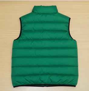 Chaleco Acolchado Impermeable para Invierno - Chaqueta sin Mangas para Deportes al Aire Libre y Senderismo - Product Image 2