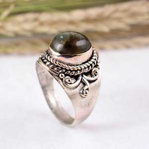 Anillo de Plata de Ley 925 con Labradorita Azul Fuego, Engaste en Bisel, Hecho a Mano, Estilo Antiguo, Vintage, Bohemio, Texturizado, para Fiesta, con Gema de Diseño - Product Image 4
