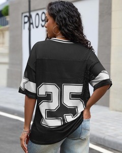 T-shirt pour femme en jersey maillé, col en V, manches courtes, style sportif, respirant, coupe ample, numéro 25, noir et blanc, imprimé logo - Product Image 3