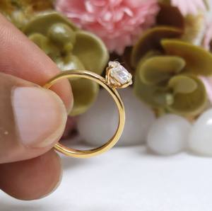 Anillo Solitario de Oro Amarillo de 14K con Engaste de Garras, Moissanita de 1 Quilate, Anillo de Compromiso y Boda de Lujo Cristiano para Mujer, Aniversario - Product Image 5