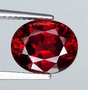 Pierre précieuse naturelle de grenat almandine de forme ovale, grenat rouge foncé, pierre facettée pour la fabrication de bijoux, fournisseur en gros - Product Image 1