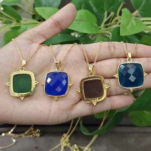 Collier minimaliste en laiton plaqué or 18 carats pour femme, avec pendentif mode et pierre précieuse, idéal pour le quotidien, cadeaux de mariage et d'anniversaire, vente en gros - Product Image 6