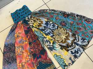 Pantalon palazzo en soie de haute qualité pour femmes, pantalon bohème hippie en soie, pantalon à patchwork assorti aléatoirement - Product Image 4