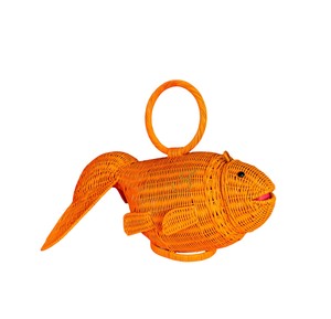 Panier de rangement en rotin tressé à la main en forme de poisson rouge, sac bandoulière créatif en forme d'animal marin, sac à main fantaisie avec poignée ronde en rotin - Product Image 2