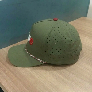 Gorra de Golf OEM Personalizada de 5 Paneles, Perforada con Corte Láser, Bordado 3D, Visera Precurvada de Fábrica, Estructurada, Bajo MOQ, Proveedor - Product Image 2