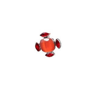 Pendientes de Plata Oxidada Antigua con Colgante de Campana, Engaste de Bisel con Gema Roja de Corte Pera y Zirconia de Corte Flor, Diseño Clásico para Boda - Product Image 4