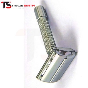 Rasoir de sécurité à double tranchant TSI moderne, avec manche en alliage durable, pour des rasages précis et fiables, et des soins personnels professionnels. - Product Image 5