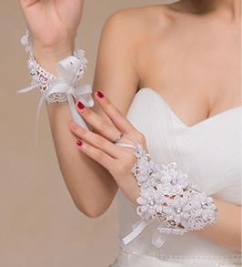 Gants de mariée sans doigts en dentelle avec appliques de strass et perles, 100 % polyester, collection 2019 - Product Image 2