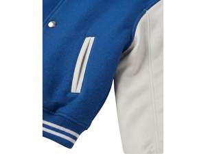 Chaqueta Varsity Azul y Blanca de Lujo Personalizada para Hombre, Chaqueta Varsity con Mangas de Cuero y Letras Bordadas, Manga Regular con Botones - Product Image 5