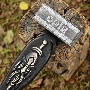Martillo Vikingo Grabado con Mango de Madera y Acero, Tallado a Mano con el Símbolo de Odín, Estilo Nórdico, Decorativo y Coleccionable THEWIZ - Product Image 4