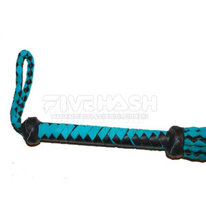 Flogger de cuero con correas suaves de múltiples puntas y mango ergonómico que proporciona un control fácil y un manejo cómodo. - Product Image 6