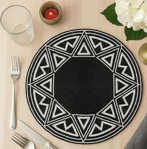 Napperon de luxe élégant fait main en perles de verre, motif floral écologique – Épaisseur et taille personnalisables pour la maison et les mariages - Product Image 1