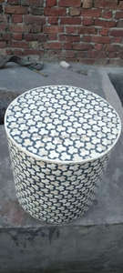 Tabouret en nacre de style supérieur, design accrocheur pour la décoration de la maison, artisanat en résine fabriqué en Inde - Product Image 4