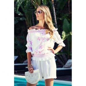 Robe combo pour femmes personnalisées été européen américain haut à épaules dénudées et short à la mode pour femmes ensemble deux pièces de bonne qualité - Product Image 1