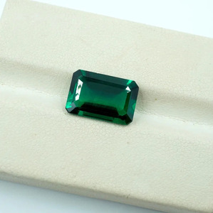เบาะตัดในห้องปฏิบัติการปลูกมรกต zambian: อัญมณีหลวม3.40ct - Product Image 1