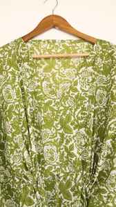 Robe kaftan en coton vert olive imprimée à la main avec cordon de serrage à la taille, idéale pour l'été - Product Image 2