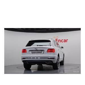 Bentley Bentayga 4.0 V8, Volante a la Izquierda, Caja de Cambios Automática, Asientos de Cuero, Cámara Trasera - Diciembre 2021, 36,198 km, Emisión Euro V, Touch - Product Image 4