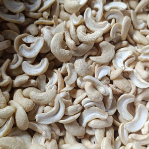 เมล็ดแคชูคุณภาพพรีเมียม ยี่ห้อซานติโก แบบบด ผ่านการรับรองมาตรฐาน ISO และ HACCP - Product Image 1