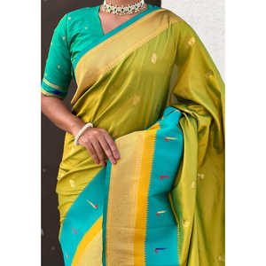 Sari en soie Paithani vert Mehandi Elite Weaves avec bordure en satin Muniya, vêtements indiens et pakistanais - Product Image 2