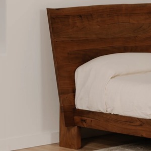 Lit plateforme moderne en bois massif à profil bas avec tête de lit incurvée – Meubles de chambre à coucher de luxe minimalistes - Product Image 5