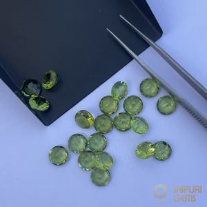 Gemas de Jaipur, Peridoto Verde Natural, Corte Brillante Redondo, Gema Semipreciosa para Joyería en Tamaños de 6mm, 8mm y 10mm - Product Image 1
