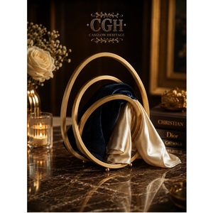 Sculpture décorative en métal artisanale la plus vendue, au design élégant et fait main, pour la maison moderne, le bureau, l'hôtel et les espaces élégants - Product Image 1
