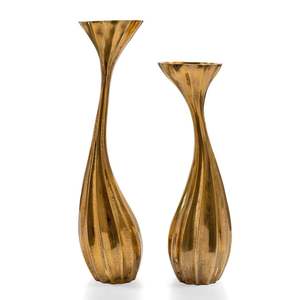 Ensemble de 2 bougeoirs dorés à design conique pour la décoration de la maison, finition métallique durable - Product Image 5