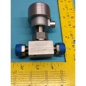 Válvula Neumática AMAT 3870-01126 de 3/8 ON/OFF NCSST - Equipo y Piezas de Semiconductores de Confianza de Global Legacy - Product Image 3