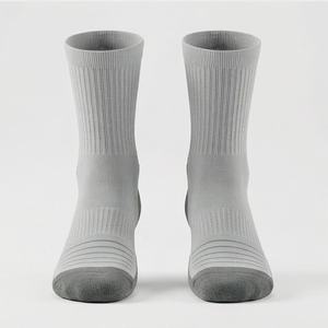 Chaussettes de randonnée pour hommes en gros, rembourrées, mi-mollet, en polyester et coton, pour sports de plein air, respirantes, chaudes, durables, douces, couleurs personnalisables, paires - Product Image 1