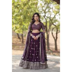 Faux Blooming Con Lentejuelas E hilo Trabajo Bordado Lehenga Choli Con Dupatta - Product Image 3