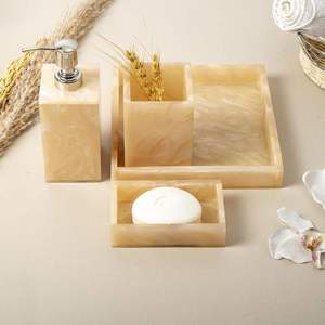 Juego de Baño Minimalista de Resina Blanca, Colección Artesanal de Artículos Decorativos para Baño - Product Image 2