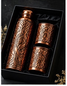 Juego de Botella de Agua de Cobre Martillado con Tapa y 2 Tazas, Moderno, Portátil, en Caja de Regalo - Product Image 4