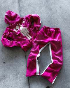 Ensemble survêtement homme streetwear personnalisé, comprenant un sweat à capuche zippé surdimensionné à strass et un pantalon de survêtement baggy, avec broderie de patchs et effet délavé à l'acide - Product Image 5