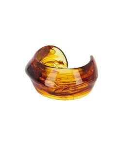 Bracelet manchette sculptural en résine marbrée ambre brun fait main – Bracelet statement sculptural - Product Image 4