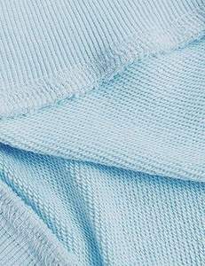 Sudadera con capucha de forro polar elegante con bordados detallados, ideal para atuendos informales y uso diario. - Product Image 4