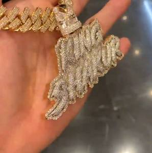 Pendentif Papillon Personnalisé Sertie de Diamants Moissanite, Collier Insecte Micro-Pavé en Argent 925, Bijou de Luxe avec Pierre Bleue, Style Statement - Product Image 5