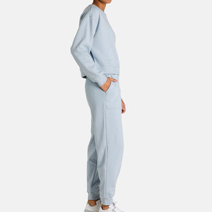 Ensemble de survêtement en molleton doux de qualité supérieure pour femmes, vêtements essentiels pour l'hiver, fabriqué au Pakistan, en vente - Product Image 3
