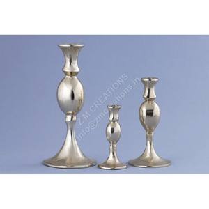 Juego de 3 Portavelas de Metal Dorado Estilo Polaco, Hechos a Mano, Ecológicos, Decorativos para Navidad y Bodas - Product Image 1