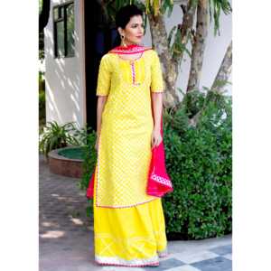 Conjunto de Traje Clásico para Mujer en Rayón Amarillo y Rosa con Satén Gota, Disponible en Talla XS - Product Image 5