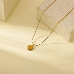 Collar Geométrico para Mujer con Acero Inoxidable 304 Electrochapado y Cadena de Cable Chapada en Oro Real de 18K - Product Image 4