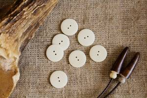 High Quality Custom Round 4-Hole Buffalo Horn Animal Style Durable <b>Handmade</b> Sewing Buttons for <b>Clothes</b> Shirt Suit buffalo bone - Product Image 3